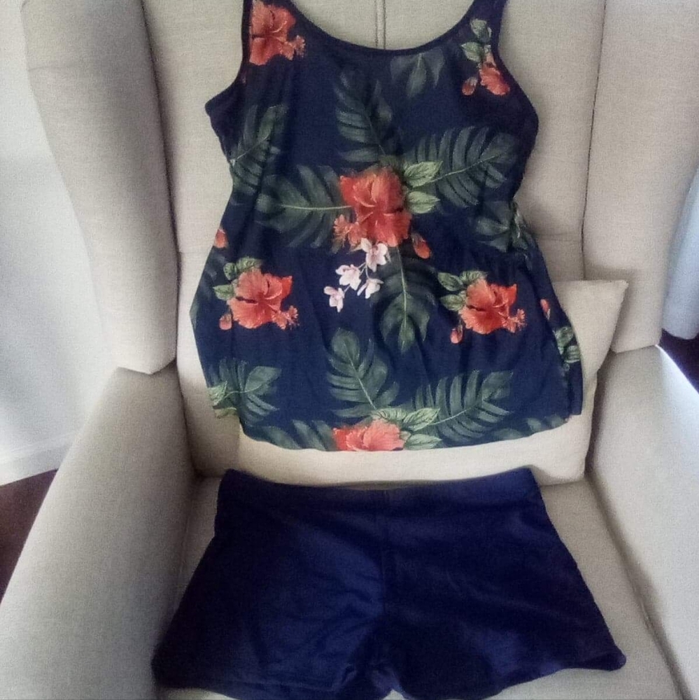 Women's swimsuit with swim shorts